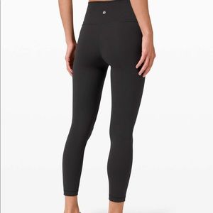 EUC Lululemon wunder under high rise crop